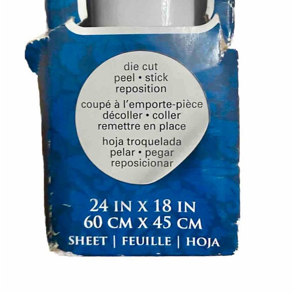 Harry Potter House Gryffindor Crest RoomScapes Repositionable Wall Decal 24 x 18 - Picture 4 of 4